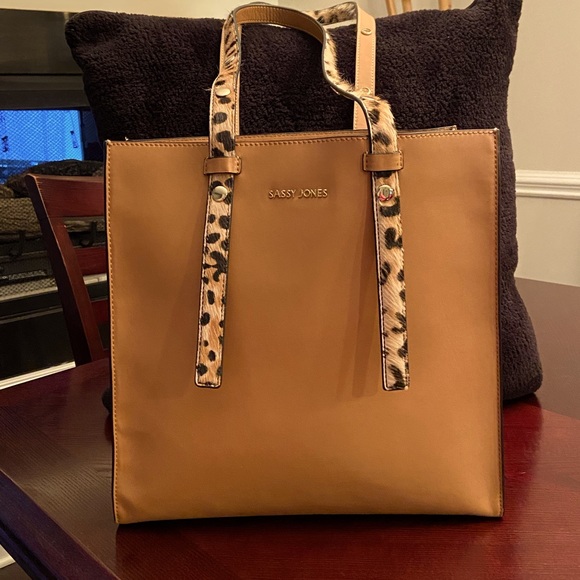 Sassy Jones “Carmen” Tote *GENUINE LEATHER* (This is not the one sold on HSN) - Picture 1 of 1